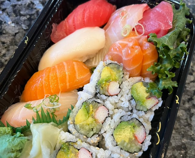 Sushi & Sashimi Combo (Lunch).