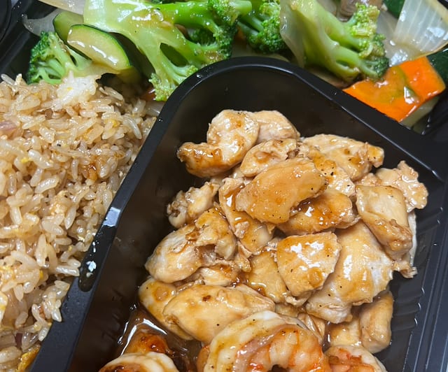 Hibachi Chicken & Shrimp (Special).