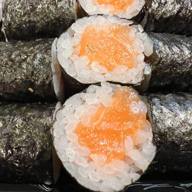 Salmon Roll.