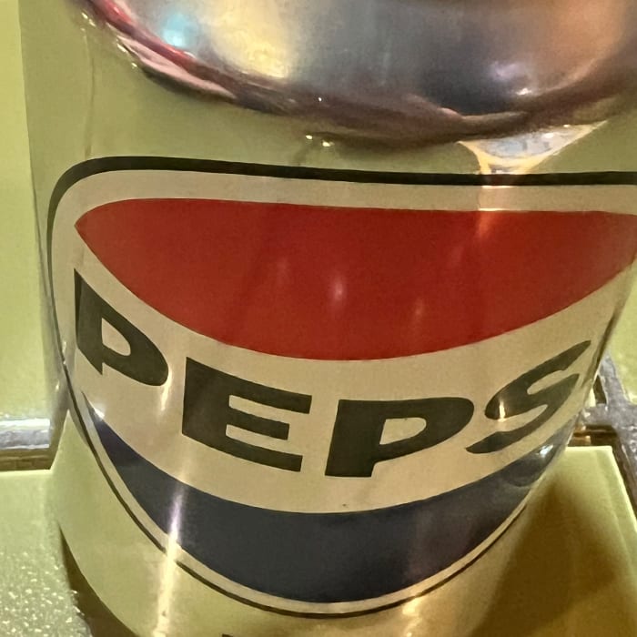 Can Diet Pepsi.
