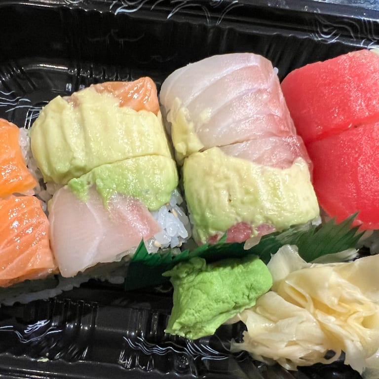 Delicious Rainbow Roll Experience